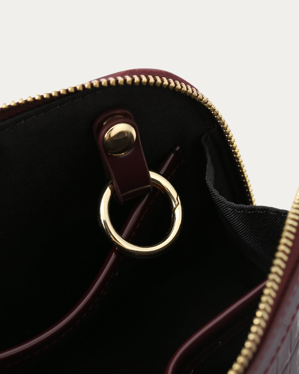 The Mae Pouch (Wine)